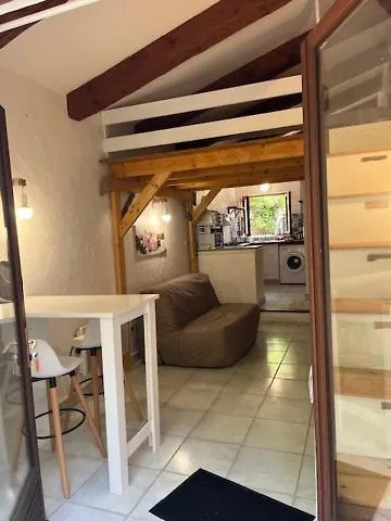 Meuble Equipe D'une Climatisation